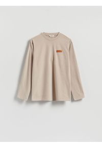 Reserved - Longsleeve regular - beżowy. Kolor: beżowy. Materiał: dzianina. Długość rękawa: długi rękaw. Wzór: gładki