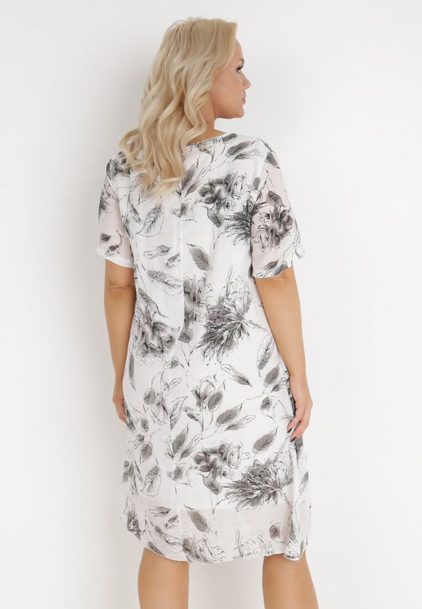 Born2be - Biało-Szara Sukienka z Bawełny Sebaestus. Okazja: na co dzień. Kolekcja: plus size. Kolor: biały. Materiał: bawełna. Wzór: kwiaty. Typ sukienki: proste, dla puszystych. Styl: casual, klasyczny, wakacyjny. Długość: midi