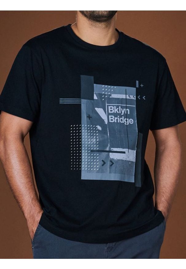 Sinsay - Koszulka - czarny. Kolor: czarny. Materiał: bawełna. Długość rękawa: krótki rękaw. Długość: krótkie. Wzór: nadruk
