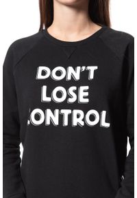 Lee - BLUZA LEE DAMSKA CORE CREWNECK SWS BLACK L53SDE01. Wzór: napisy #7