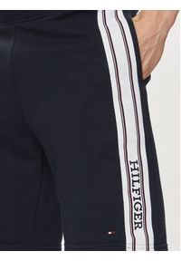 TOMMY HILFIGER - Tommy Hilfiger Szorty sportowe UM0UM03200 Granatowy Regular Fit. Kolor: niebieski. Materiał: bawełna. Styl: sportowy #4