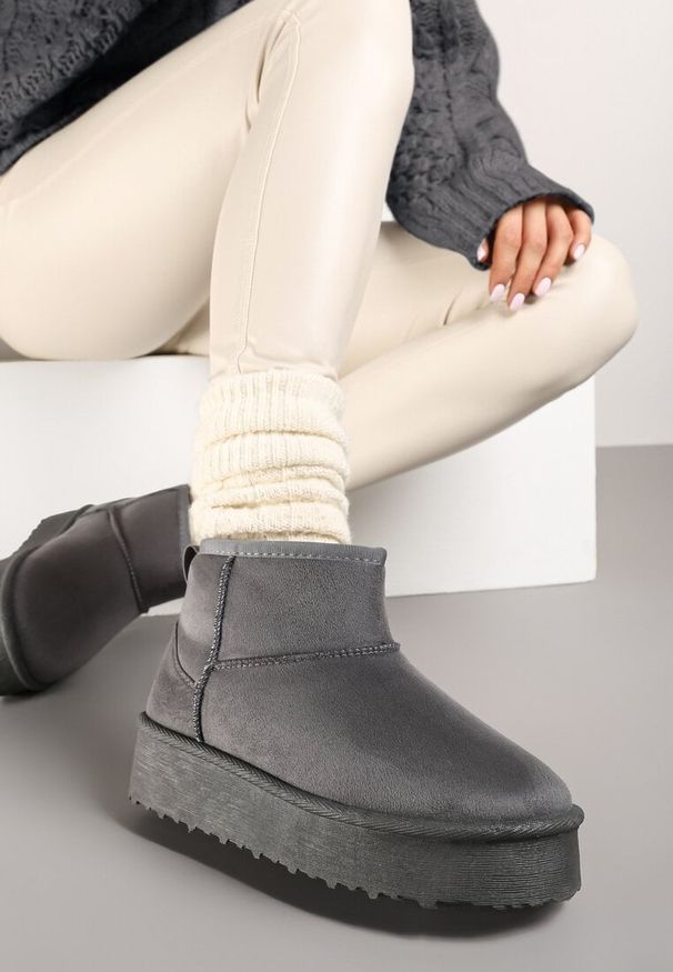 Born2be - Szare Śniegowce na Grubej Podeszwie Ozdobione Przeszyciami Vertilia. Okazja: na co dzień. Kolor: szary. Materiał: wełna, puch, jeans. Wzór: aplikacja. Sezon: zima. Styl: elegancki, casual