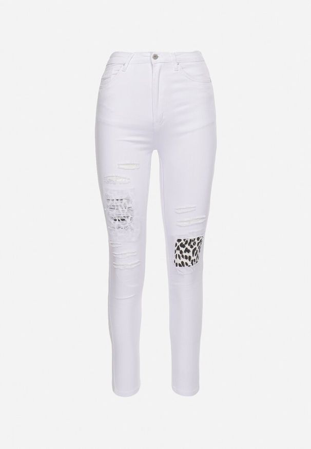 Born2be - Białe Spodnie Skinny z Dziurą i Panterkową Łatką Halitellia. Kolor: biały. Materiał: skóra. Długość: długie. Styl: elegancki