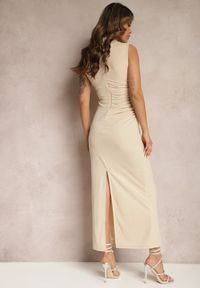 Renee - Beżowa Sukienka Bodycon o Dopasowanym Fasonie Bez Rękawów z Drapowaniem Roxelina. Kolor: beżowy. Długość rękawa: bez rękawów. Typ sukienki: bodycon #3