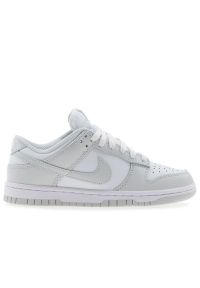 Buty damskie Nike Dunk Low DD1503-103 - szaro-białe. Kolor: biały, szary, wielokolorowy. Materiał: skóra, syntetyk, guma. Szerokość cholewki: normalna. Sezon: lato