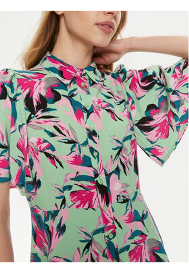 YAS Sukienka koszulowa Savanna 26029347 Zielony Regular Fit. Kolor: zielony. Materiał: wiskoza. Typ sukienki: koszulowe