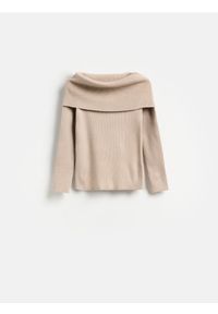 Reserved - Sweter z wykładanym kołnierzem - beżowy. Kolor: beżowy. Materiał: dzianina