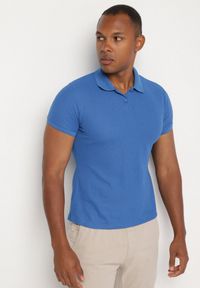 Born2be - Niebieski T-shirt Polo z Bawełną Fodelira. Okazja: na co dzień. Typ kołnierza: polo. Kolor: niebieski. Materiał: bawełna. Styl: klasyczny, elegancki, casual #3