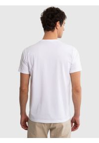 Big-Star - Koszulka męska bawełniana z dużym nadrukiem biała Alexander 101. Okazja: na spacer, na plażę. Kolor: biały. Materiał: bawełna. Wzór: nadruk. Sezon: lato. Styl: retro, klasyczny, wakacyjny #6