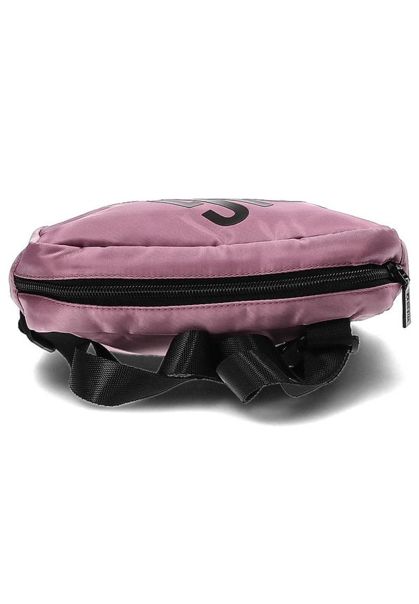 Big Star Accessories - Torba damska Big Star, kosmetyczka wykonana z materiału syntetycznego z nadrukowanym logo na froncie zapinana na zamek błyskawiczny, róż ciemny, II57. Kolor: różowy. Styl: elegancki, casual