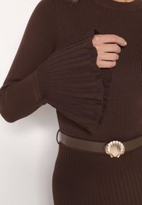 Born2be - Brązowa Sukienka Dzianinowa z Wiskozą z Rozszerzanymi Rękawami i Paskiem Retelva. Okazja: na randkę, na co dzień. Kolor: brązowy. Materiał: dzianina, wiskoza. Styl: klasyczny, casual, elegancki #2