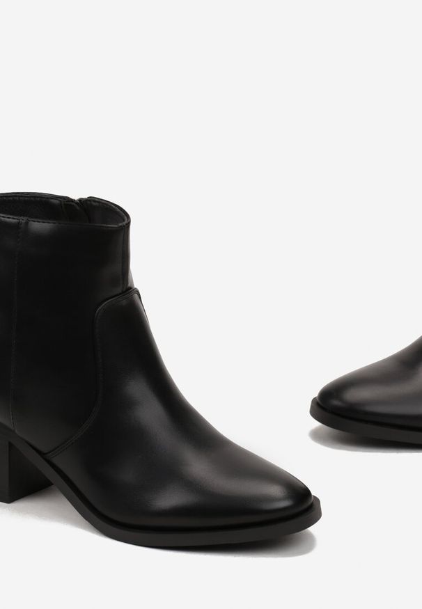 Renee - Czarne Klasyczne Botki na Słupku Ominorda. Kolor: czarny. Obcas: na słupku. Styl: klasyczny