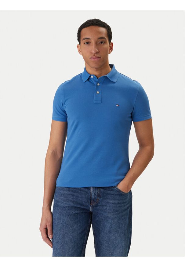 TOMMY HILFIGER - Tommy Hilfiger Polo 1985 MW0MW17771 Niebieski Slim Fit. Typ kołnierza: polo. Kolor: niebieski. Materiał: bawełna