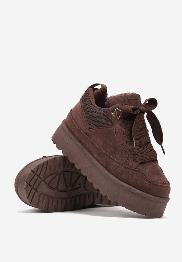 Renee - Brązowe Sneakersy na Platformie ze Sznurowaniem Ozdobione Futerkiem Vaivelle. Okazja: na spotkanie biznesowe. Nosek buta: okrągły. Zapięcie: sznurówki. Kolor: brązowy. Wzór: aplikacja. Materiał: futro. Sezon: zima. Obcas: na platformie. Wysokość obcasa: średni