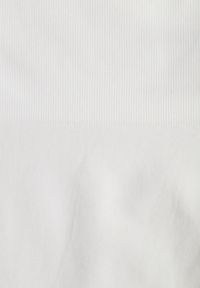 Renee - Białe Elastyczne Szorty Biker High Waist Diovien. Okazja: na co dzień. Stan: podwyższony. Kolor: biały. Materiał: prążkowany. Długość: krótkie. Styl: casual #8