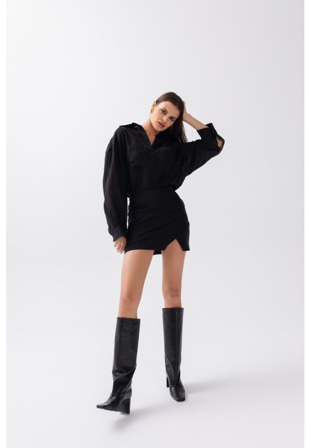 Marsala - Spódniczka mini w kolorze czarnym z drapowaniem - LORIENT. Okazja: na co dzień. Kolor: czarny. Materiał: len, włókno, bawełna, nylon, jedwab, poliester, wełna, materiał. Styl: casual