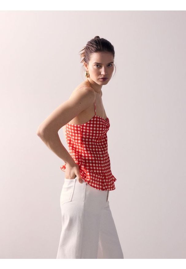 Reserved - Top w kratę vichy - pomarańczowy. Kolor: pomarańczowy. Materiał: len, bawełna, tkanina. Styl: klasyczny