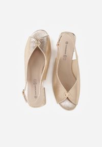 Born2be - Złote Sandały na Obcasie ze Skórzaną Wkładką i Cyrkoniami Vylyra. Okazja: na co dzień. Zapięcie: sprzączka. Kolor: złoty. Materiał: skóra. Wzór: aplikacja. Obcas: na obcasie. Styl: casual, klasyczny. Wysokość obcasa: średni #8