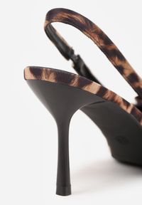 Born2be - Panterkowe Sandały Szpilki Vices z Odkrytą Piętą i Ozdobną Kokardą Valozi. Okazja: na co dzień. Zapięcie: sprzączka. Materiał: lakier. Obcas: na szpilce. Styl: casual, elegancki, klasyczny. Wysokość obcasa: średni #2