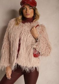 Renee - Ciemnoróżowa Futerkowa Kurtka o Prostym Kroju z Zapięciem na Haftki Sialithiel. Okazja: na imprezę, na co dzień. Kolor: różowy. Styl: elegancki, casual, klasyczny