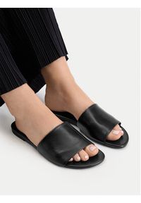 Gino Rossi - GINO ROSSI Klapki C-124866 Czarny. Kolor: czarny. Materiał: skóra #9