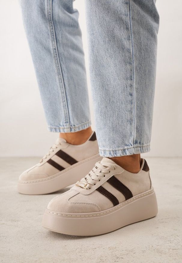 Renee - Beżowe Sneakersy na Platformie ze Skóry Naturalnej Ozdobione Paskami Sovimi. Okazja: na co dzień. Zapięcie: pasek. Kolor: beżowy. Materiał: skóra. Wzór: aplikacja. Obcas: na platformie