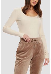 Guess - GUESS Beżowy damski longsleeve Colette. Kolor: beżowy. Długość rękawa: długi rękaw