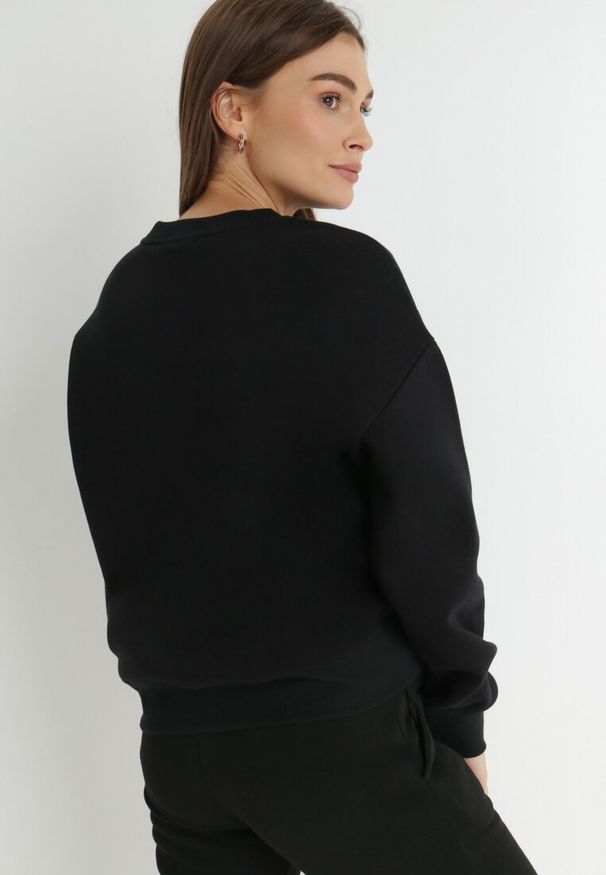 Born2be - Czarna Bluza z Polarową Podszewką Colda. Kolor: czarny. Materiał: polar. Długość rękawa: długi rękaw. Długość: długie. Wzór: jednolity. Styl: klasyczny, sportowy