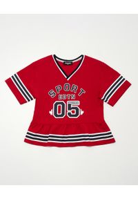DSQUARED2 KIDS - Sportowa koszulka z z napisami 4-12 lat. Kolor: czerwony. Materiał: materiał. Wzór: napisy. Sezon: lato. Styl: sportowy #1