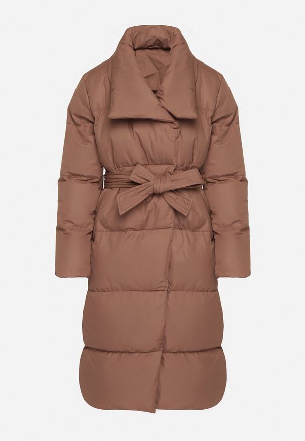 Born2be - Jasnobrązowa Kurtka Płaszcz Zapinana na Napy Ukryte pod Plisą z Kieszeniami i Paskiem Ritallas. Typ kołnierza: kołnierzyk stójkowy. Kolor: brązowy. Materiał: materiał. Długość: długie. Sezon: zima