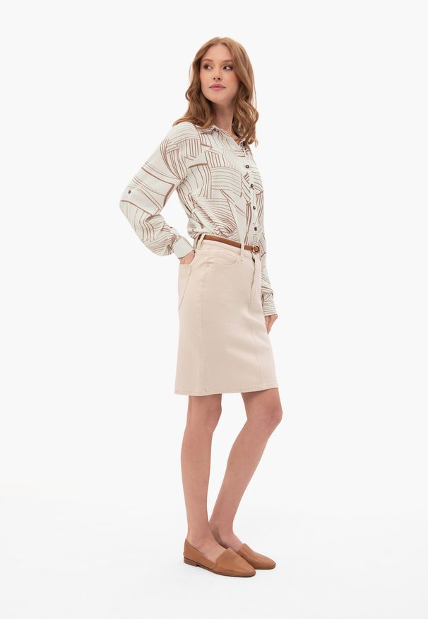 Volcano - Kremowa spódnica jeansowa G-VIOLLY. Kolor: kremowy. Materiał: jeans. Długość: do kolan. Styl: klasyczny