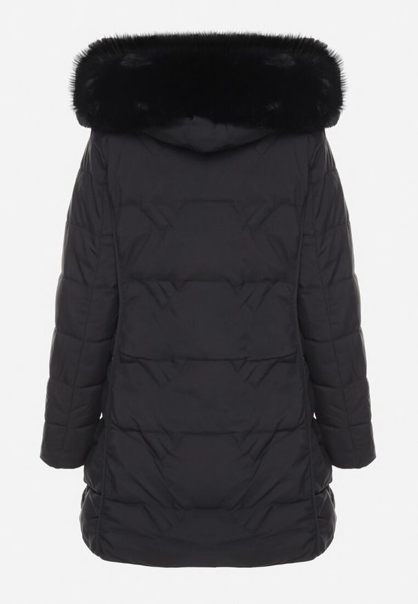 Born2be - Czarna Pikowana Kurtka z Futrzaną Podszewką i Odpinanym Kapturem z Futerkiem Salira. Okazja: na co dzień. Kolor: czarny. Materiał: futro. Styl: elegancki, klasyczny, casual