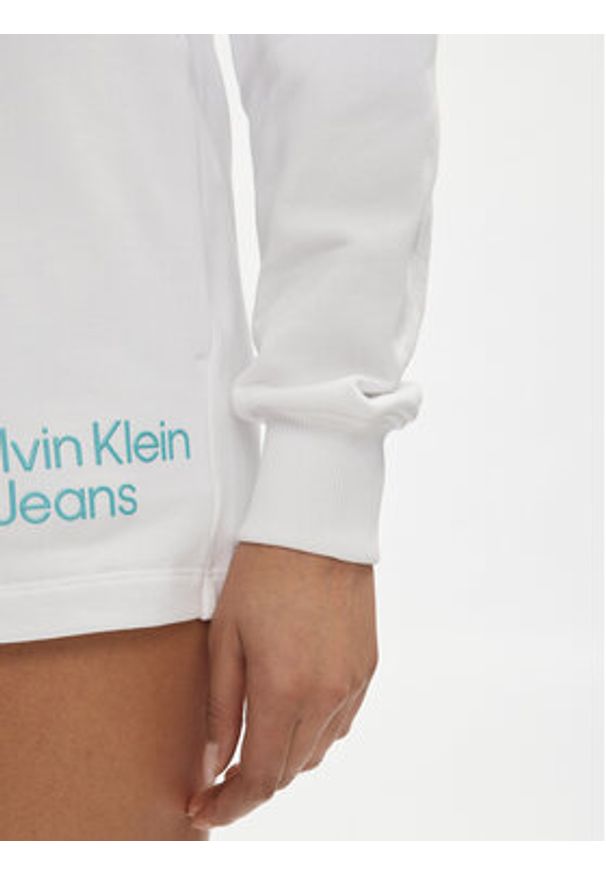 Calvin Klein Jeans Bluza Stacked Institutional J20J221466 Biały Regular Fit. Kolor: biały. Materiał: bawełna