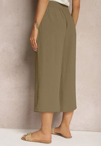 Renee - Ciemnozielone Spodnie Palazzo z Gumką w Talii i Długością Nogawki 3/4 Moolia. Kolekcja: plus size. Kolor: zielony. Materiał: materiał