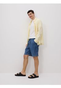 Reserved - Jeansowe szorty jogger - granatowy. Kolor: niebieski. Materiał: jeans #1