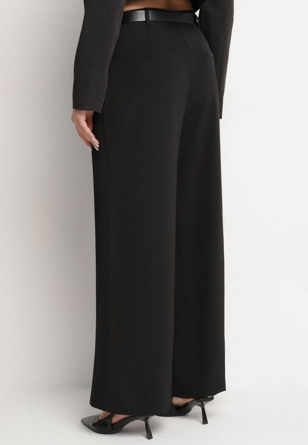 Born2be - Czarne Szerokie Spodnie Szerokie z Wysokim Stanem Selmoi. Stan: podwyższony. Kolor: czarny. Materiał: jedwab. Styl: elegancki