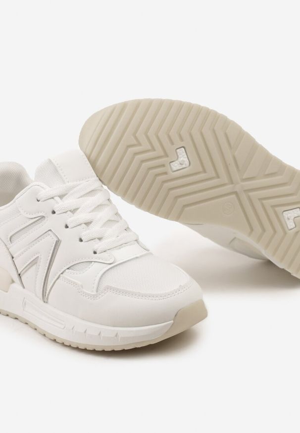 Renee - Białe Płaskie Sneakersy przed Kostkę z Ekozamszu ze Sznurowaniami Jrines. Wysokość cholewki: przed kostkę. Zapięcie: sznurówki. Kolor: biały. Materiał: dzianina, jeans