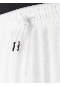 Emporio Armani Spodnie materiałowe EM000586 AF20590 U0002 Biały Regular Fit. Kolor: biały. Materiał: wiskoza #5