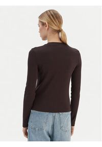 Guess T-Shirt V6RI00 KD741 Brązowy Slim Fit. Kolor: brązowy. Materiał: bawełna #2