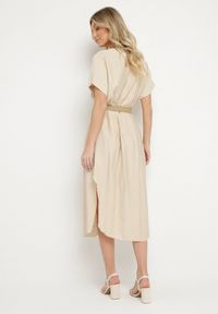 Born2be - Beżowa Wiskozowa Sukienka Pudełkowa z Paskiem i Rozcięciami po Bokach Sonanira. Okazja: na co dzień. Typ kołnierza: dekolt w serek. Kolor: beżowy. Materiał: wiskoza. Styl: casual, elegancki #2