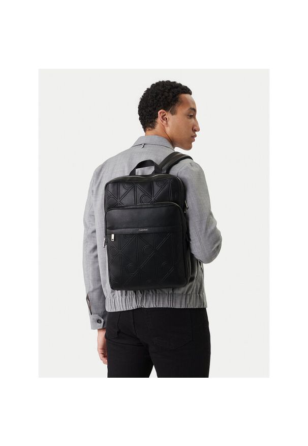 Saszetka Calvin Klein. Kolor: czarny