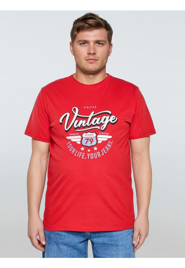 Big-Star - Koszulka męska z nadrukiem czerwona Merret 603. Okazja: na co dzień. Kolor: czerwony. Materiał: dzianina, bawełna, skóra, jeans. Wzór: nadruk. Styl: sportowy, casual, elegancki, retro