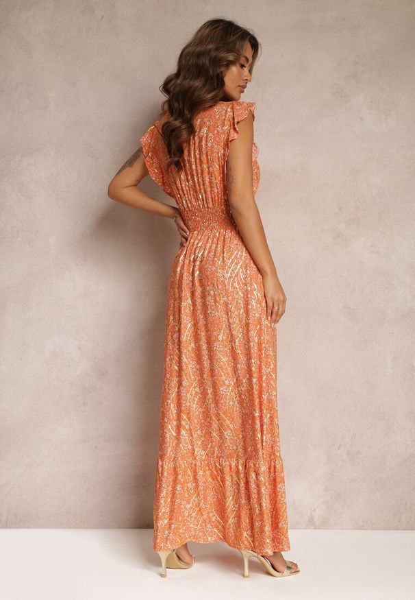 Renee - Pomarańczowa Sukienka Maxi z Metaliczną Aplikacją Wykonana z Wiskozy Akella. Typ kołnierza: kołnierz z falbankami. Kolor: pomarańczowy. Materiał: wiskoza. Wzór: aplikacja. Długość: maxi