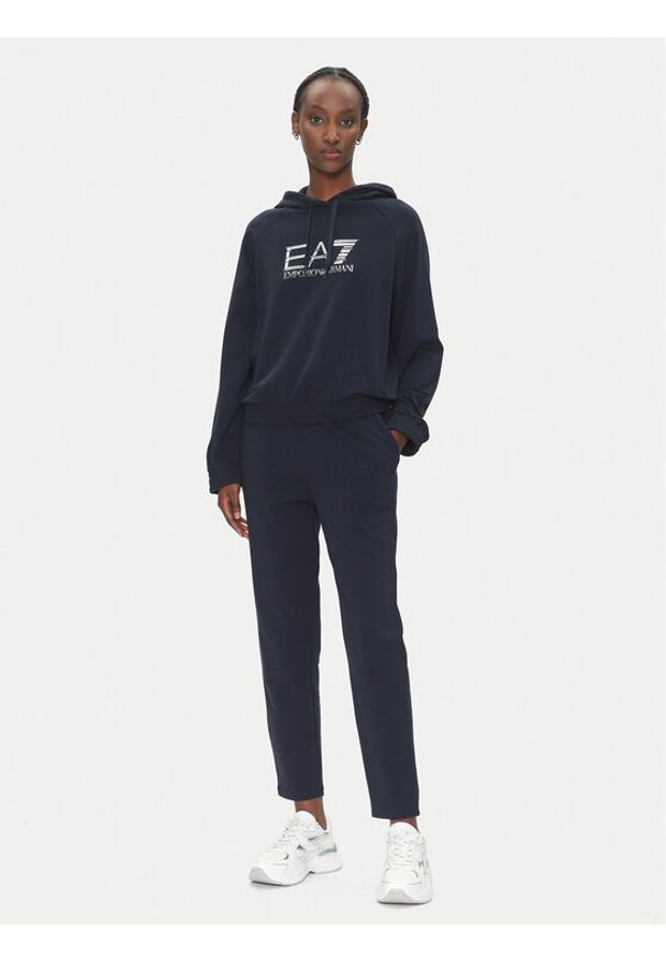 EA7 Emporio Armani Dres 7W000122 AF12502 UB102 Granatowy Regular Fit. Kolor: niebieski. Materiał: bawełna