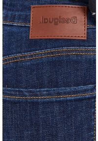 Desigual Jeansy Alba damskie medium waist. Kolor: niebieski #4