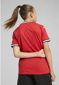 Puma - Młodzieżowa koszulka domowa Portugalia 2025 PUMA Sport Red Sugared Almond Beige. Kolor: czerwony, beżowy, wielokolorowy