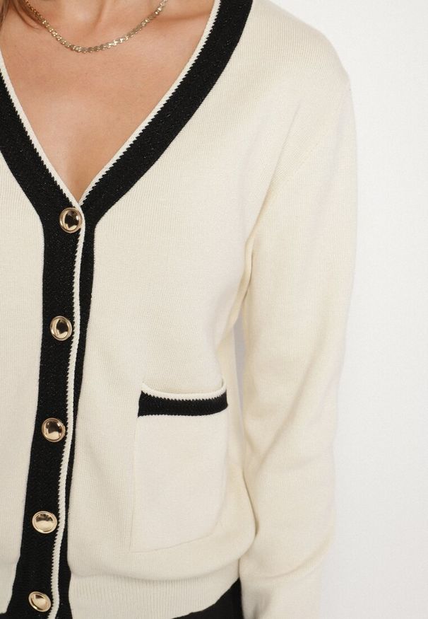 Born2be - Beżowy Kardigan z Wiskozą z Ozdobną Lamówką i Guzikami Halirena. Okazja: na co dzień. Kolor: beżowy. Materiał: wiskoza. Styl: casual, klasyczny, elegancki