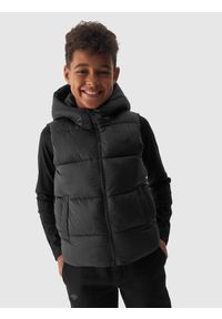 4F JUNIOR - Bezrękawnik puchowy z wypełnieniem syntetycznym chłopięcy. Kolor: czarny. Materiał: syntetyk, puch. Długość rękawa: bez rękawów #1