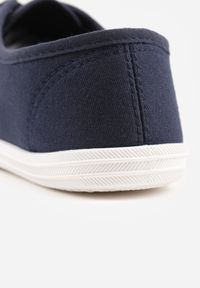 Born2be - Granatowe Tenisówki na Płaskiej Podeszwie ze Wzorem w Kropki i Sznurowaniem Ceriana. Okazja: na co dzień. Zapięcie: sznurówki. Kolor: niebieski. Materiał: jeans, materiał. Wzór: kropki. Obcas: na płaskiej podeszwie. Styl: casual #3