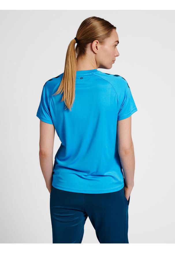 Koszulka damska Hummel Core Poly. Kolor: niebieski. Długość rękawa: krótki rękaw. Długość: krótkie. Sport: fitness, piłka ręczna